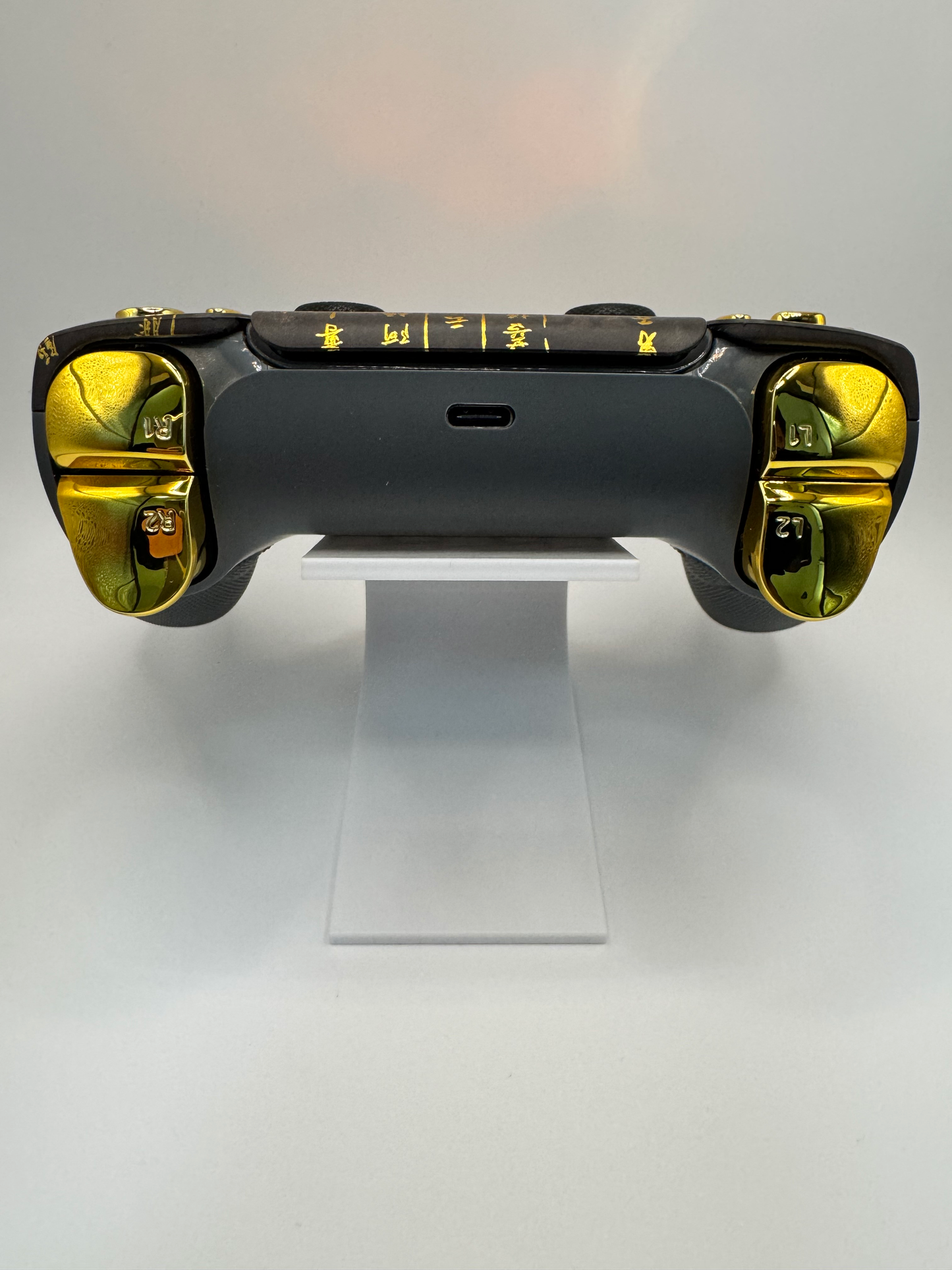 Custom PS5 DualSense Controller – Gold Samurai Edition